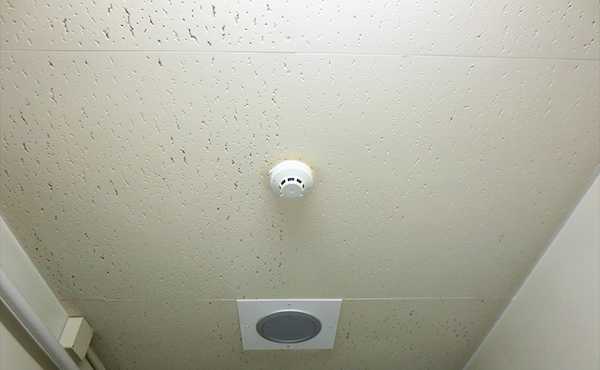 工事事例 - 自動火災報知設備 光電式スポット型感知器